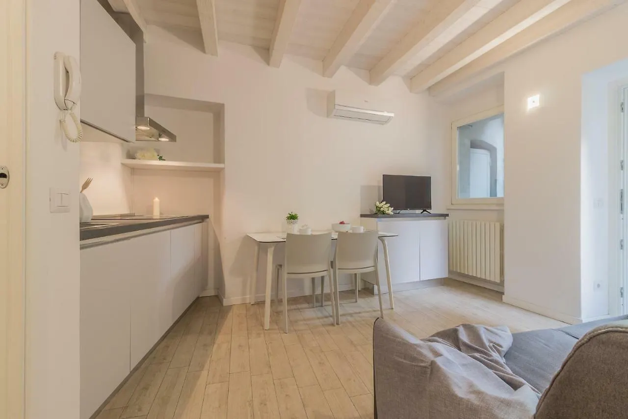 Little Nest Flat Apartment Varenna 0*,